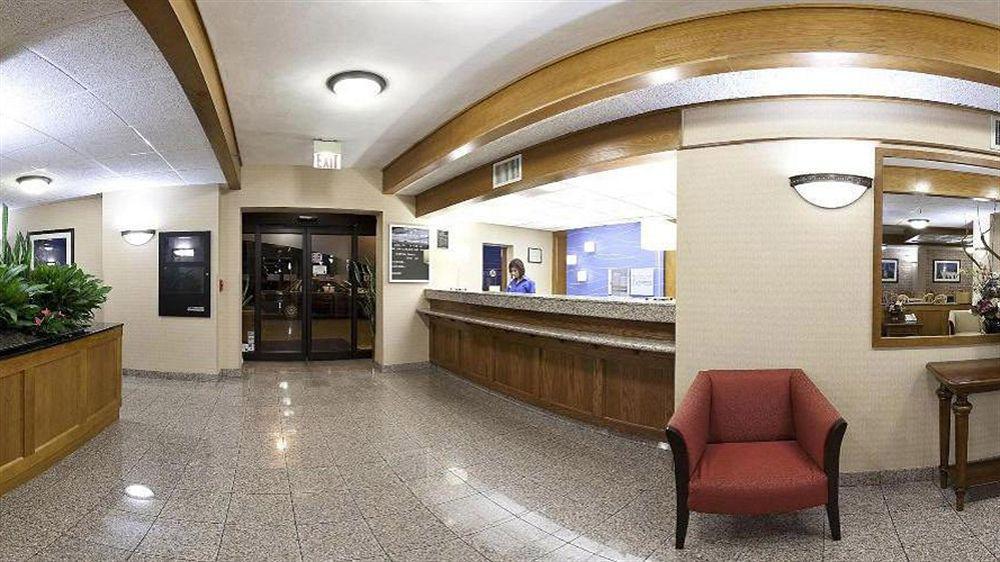 Express - Airport By Ihg Hotel 3*