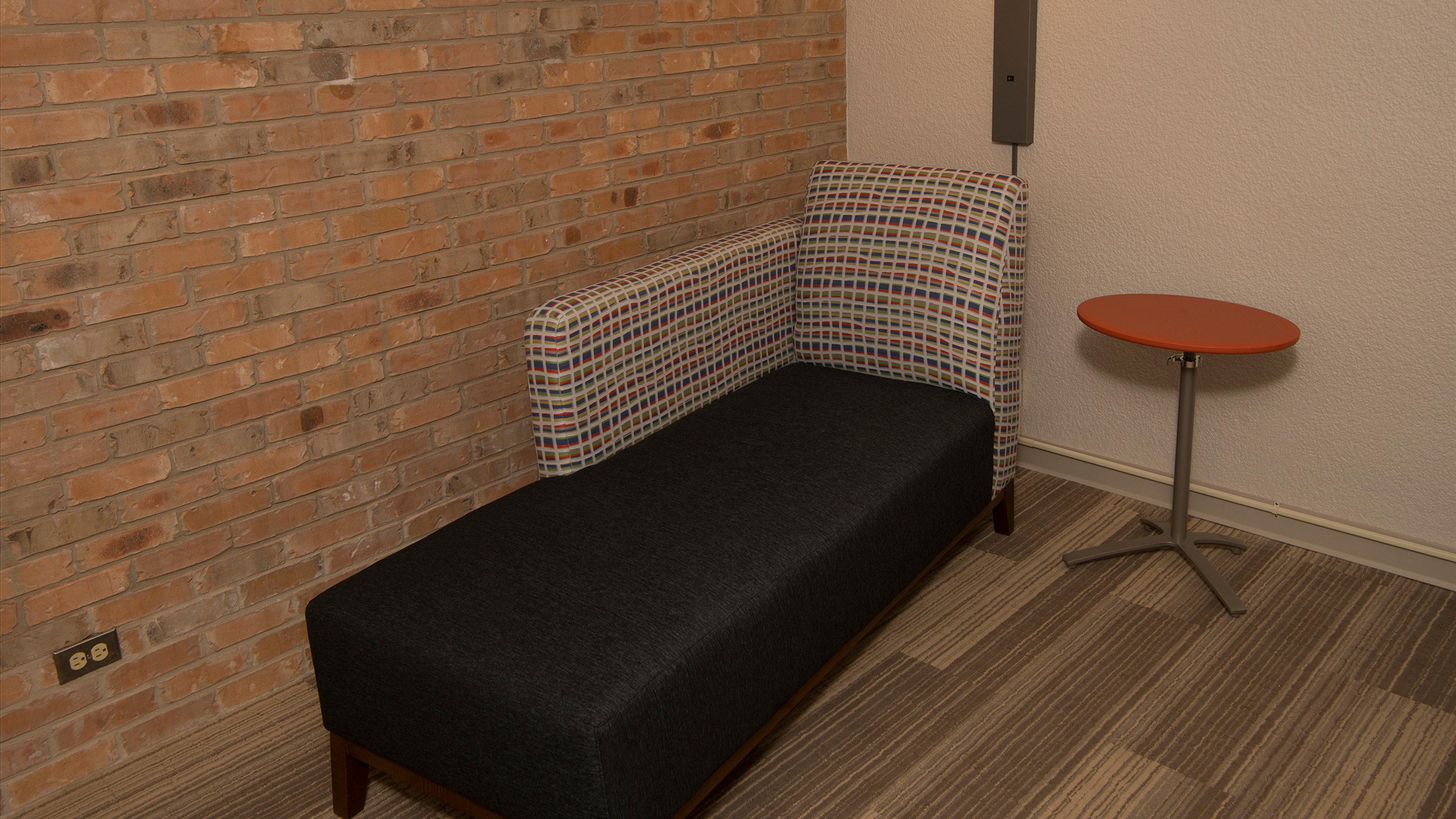 Hotel Holiday Express - Airport By Ihg